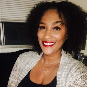 Meet your Posher, Alicia